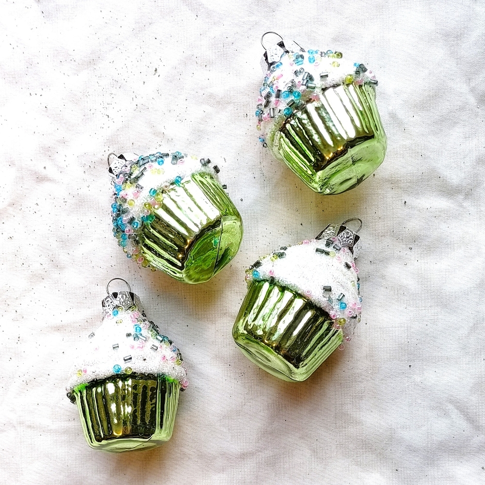 Tiered Tray Christmas ornaments